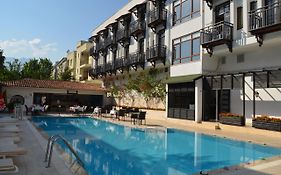 Melissa Moment Apart